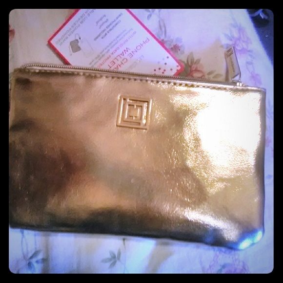 Nwt Liz Claiborne Charging Wristlet - Picture 1 of 4